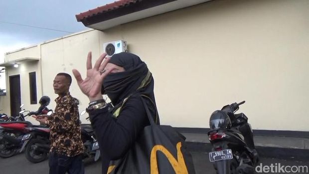Akun IG Lilis Karlina Diserbu Usai Anak Jadi Bandar Narkoba