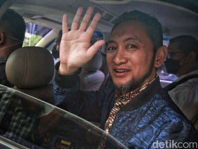 Lihat Lagi Sosok Andhi Pramono Kepala Bea Cukai Makassar yang Resmi TSK