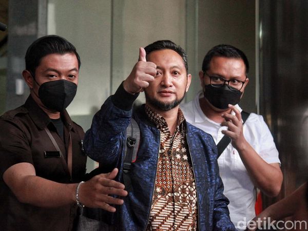 Ekspresi Andhi Pramono Usai Diperiksa KPK