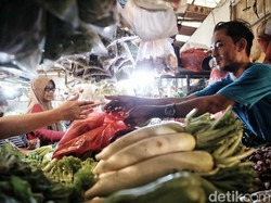 Keluhan Bapak-bapak Saat Disuruh Belanja Bahan Masakan oleh Istri