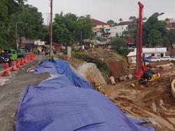Jalan Menuju Stasiun Batutulis Bogor Longsor, Lalin Berlaku Buka Tutup