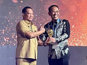 140.254 Warga Terlindungi JKN, Kota Mojokerto Raih Penghargaan UHC 140.254 Warga Terlindungi JKN, Kota Mojokerto Raih Penghargaan UHC