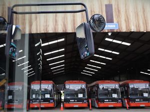 Saham Emiten Bus Listrik Bakrie Digembok, Manajemen Buka Suara Saham Emiten Bus Listrik Bakrie Digembok, Manajemen Buka Suara