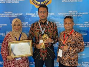 97% Warganya Terlindungi JKN, Kabupaten Sinjai Raih Penghargaan UHC 97% Warganya Terlindungi JKN, Kabupaten Sinjai Raih Penghargaan UHC