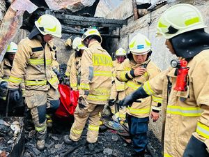 Kebakaran di Kebayoran Lama Jaksel, 1 Orang Tewas Terjebak Kebakaran di Kebayoran Lama Jaksel, 1 Orang Tewas Terjebak