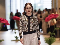 Sinergi Tities Sapoetra dan Nona untuk Koleksi Busana Lebaran 2023