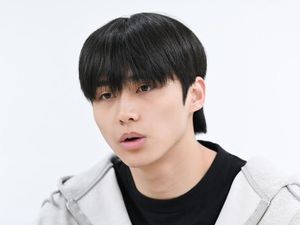 Kyoungyoon Eks DKZ Diam-diam Wajib Militer Kyoungyoon Eks DKZ Diam-diam Wajib Militer