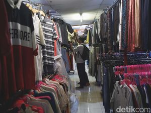 YLKI Sebut Baju Bekas Impor Berpotensi Bawa Penyakit YLKI Sebut Baju Bekas Impor Berpotensi Bawa Penyakit