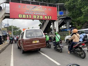Banyak Angkot Ngetem Sembarangan, Lalin Lenteng Agung Macet Panjang Banyak Angkot Ngetem Sembarangan, Lalin Lenteng Agung Macet Panjang