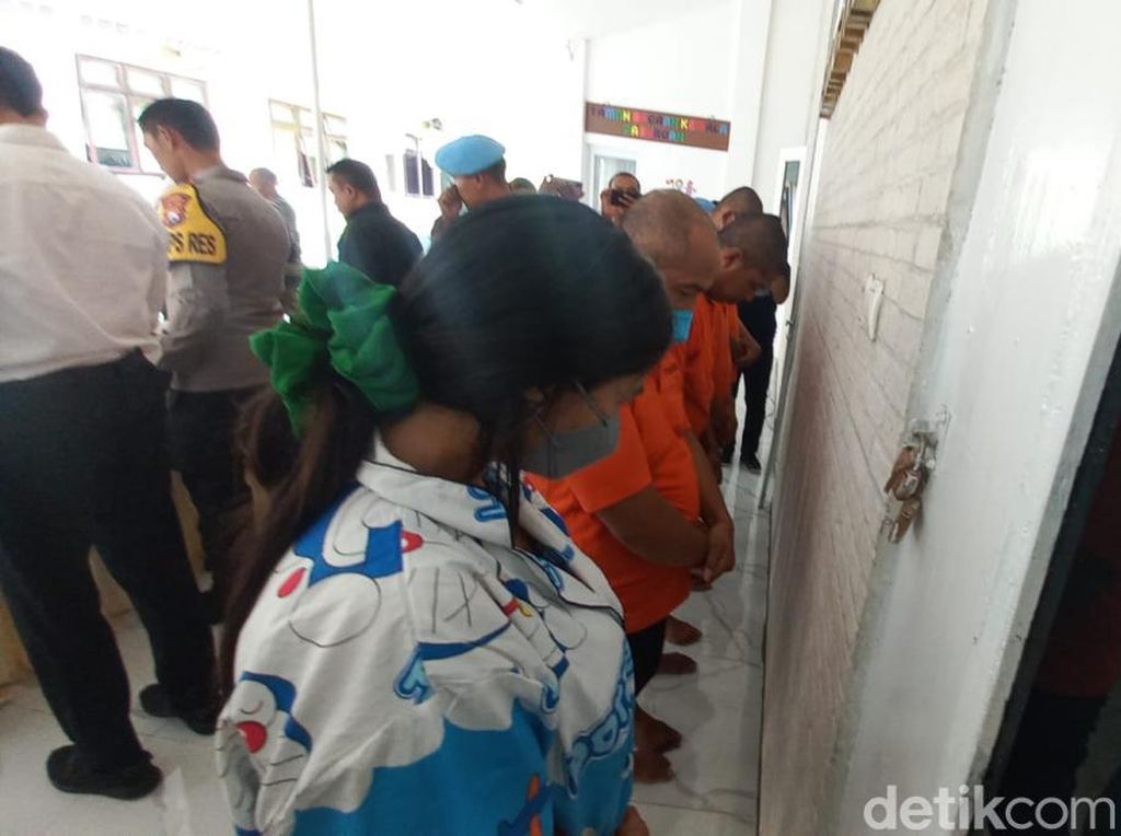 Segini Untung Muncikari yang Jerat Utang-Paksa 48 Perempuan Jadi PSK Tretes Segini Untung Muncikari yang Jerat Utang-Paksa 48 Perempuan Jadi PSK Tretes