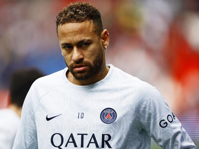 Soccer Football - Ligue 1 - Paris St Germain v Lille - Parc des Princes, Paris, France - February 19, 2023 Paris St Germain's Neymar during the warm up before the match REUTERS/Sarah Meyssonnier
