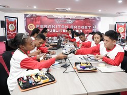 Mengenal TOP.ID, Brand Smartphone-Laptop Karya Anak Muda Papua di PYCH