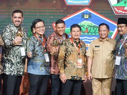 98,71 Persen Warga Terdaftar JKN, Pemkot Kediri Raih UHC Award 2023