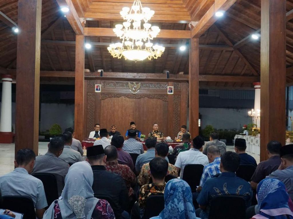 Revitalisasi Alun-alun Kota Pasuruan Berlanjut, Ini yang Bakal Diubah Revitalisasi Alun-alun Kota Pasuruan Berlanjut, Ini yang Bakal Diubah