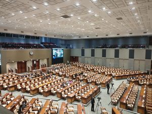 PKS Interupsi Paripurna, Desak Pemerintah Bikin RUU Cabut Perppu Ciptaker PKS Interupsi Paripurna, Desak Pemerintah Bikin RUU Cabut Perppu Ciptaker