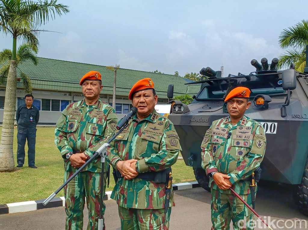 Prabowo Jadi Warga Kehormatan Kopasgat TNI AU