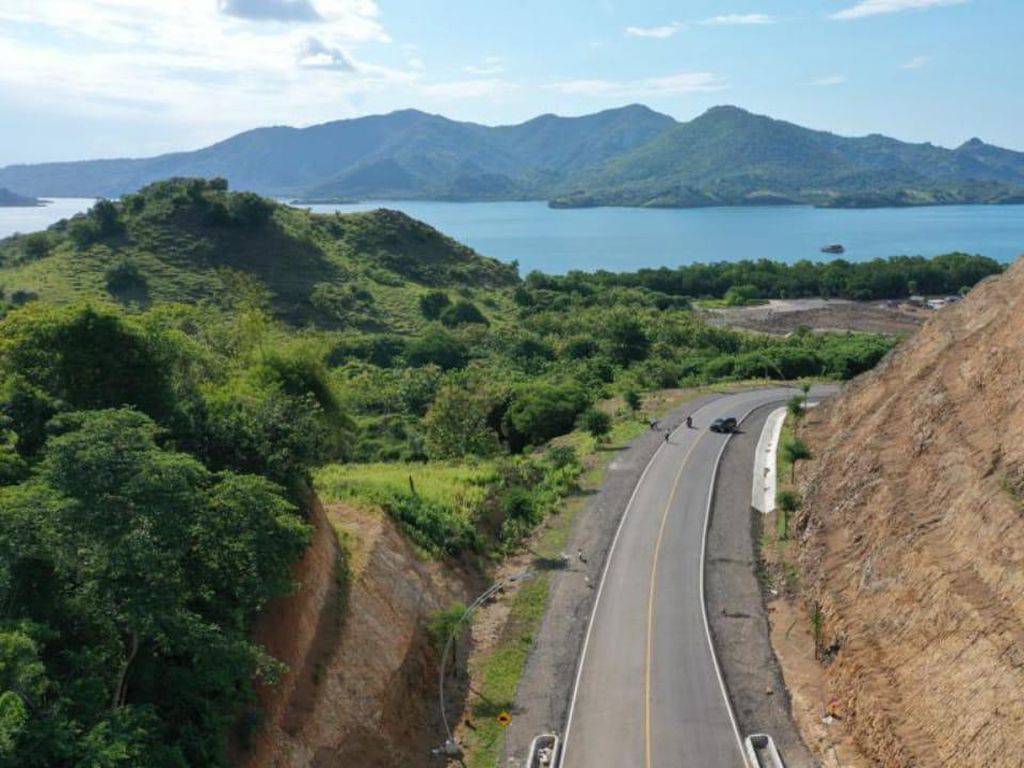 Jalan Labuan Bajo-Golo Mori Dibuka, Waktu Tempuh Jadi 30 Menit Jalan Labuan Bajo-Golo Mori Dibuka, Waktu Tempuh Jadi 30 Menit