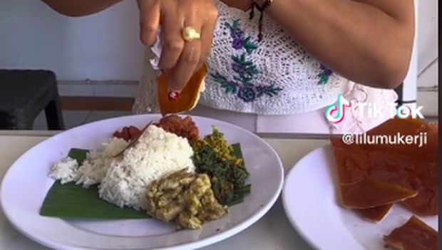 Seleb TikTok makan babi demi konten