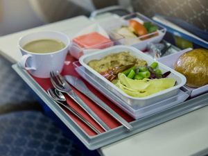 5 Konsumsi Makanan Ini Dihindari Pramugari, Kenapa Ya? 5 Konsumsi Makanan Ini Dihindari Pramugari, Kenapa Ya?