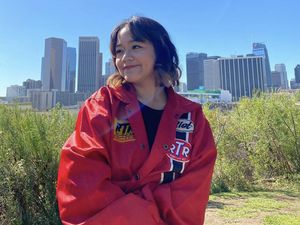 7 Foto Anak Artis yang Kuliah di Luar Negeri, Cinta Kuya Nyambi Jadi Pelayan 7 Foto Anak Artis yang Kuliah di Luar Negeri, Cinta Kuya Nyambi Jadi Pelayan