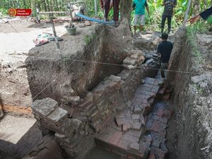 Arkeolog Temukan Saluran Air Kuno di Situs Keraton Pleret Bantul Arkeolog Temukan Saluran Air Kuno di Situs Keraton Pleret Bantul