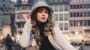 5 Potret Tasya Revina Dulu Rela Jualan Demi Bisa ke Salon