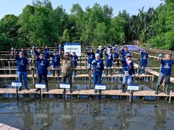 Tugu Insurance dan YKAN Dukung Pelestarian Mangrove di SM Muara Angke
