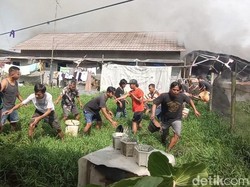 Kompaknya Warga Tasik Padamkan Kebakaran dalam 30 Menit