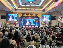 Membeludak! #DemiIndonesia Goes to Campus di UNS Solo