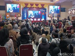 #DemiIndonesia UNS Meriah! Mahasiswa Sampaikan Harapan untuk Indonesia