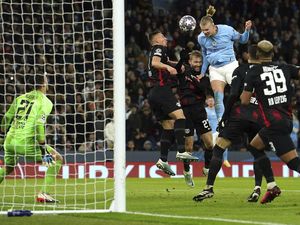 Thierry Henry Sampai Salim Takjub Buasnya Erling Haaland