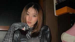 5 Potret Anastasya Khosasih Jadi Spider-Man Hitam, Awas Terperangkap Jaringnya!