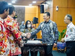 Lantik Pengurus ABPEDNAS, Bamsoet: Stabilitas Nasional Berakar dari Desa