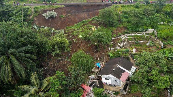 Begini Kondisi Longsor di Empang Bogor, 2 Orang Meninggal