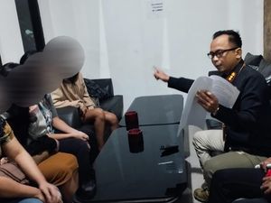 6 Perempuan Muda Open BO di Malang Terciduk Razia Satpol PP 6 Perempuan Muda Open BO di Malang Terciduk Razia Satpol PP