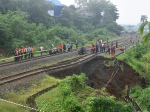 Longsor, Perbaikan Jalur KA Bogor-Sukabumi Makan Waktu hingga 3 Bulan