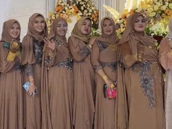 5 Fakta Aksi Emak-emak Madura Kondangan Bak Toko Emas Berjalan