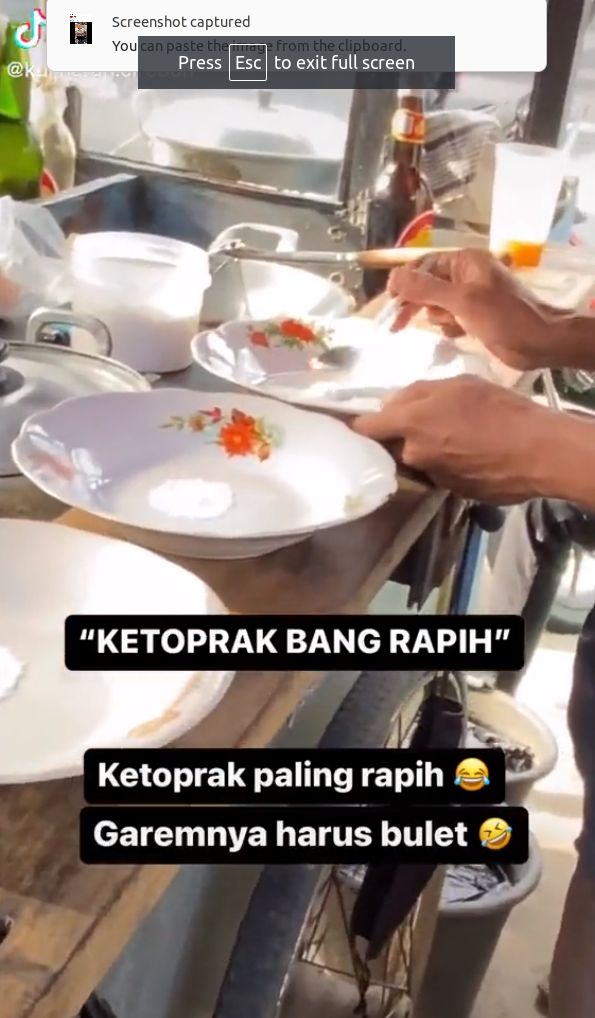 Perfeksionis! Penjual Ketoprak Meracik Bahan-bahannya Terlalu Rapi