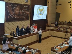 Komisi II DPR Rapat dengan Mendagri-Kemenkumham Bahas Perppu Pemilu