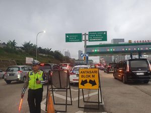 Lalu Lintas di Gerbang Tol Cilandak ke arah Antasari Jaksel Macet Pagi Ini