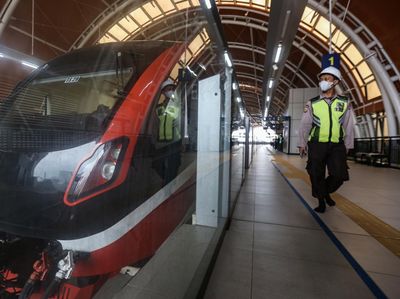Tanpa Masinis, Begini Rasanya Menjajal Kereta LRT Jabodebek