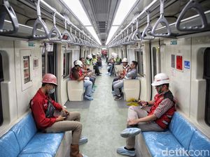 Merasakan Sensasi Naik LRT Jabodebek Tanpa Masinis
