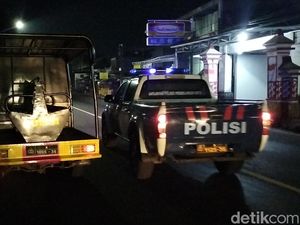 Nekat Jalan di Rel Tengah Malam, Perempuan Muda Tewas Tertabrak KA