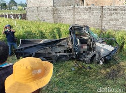 Pikap Gran Max Tertabrak KA di Probolinggo, Tiga Orang Tewas