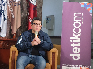 Pimred detikcom Ajak Kaum Muda Berpikir Kritis Demi Indonesia Pimred detikcom Ajak Kaum Muda Berpikir Kritis Demi Indonesia