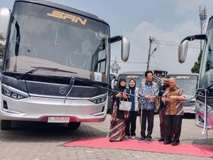 PO SAN Luncurkan 10 Bus Baru Pakai Sasis Mercedes-Benz, Siap Buat Mudik! PO SAN Luncurkan 10 Bus Baru Pakai Sasis Mercedes-Benz, Siap Buat Mudik!