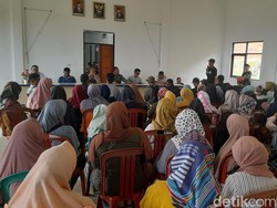 Ratusan Warga Sumedang Tuntut Ganti Rugi Lahan Terimbas Cisumdawu