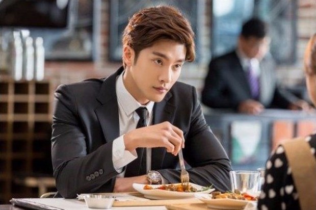 Sunghoon berperan sebagai CEO di drama My Secret Romance/Foto: dramabeans Sunghoon berperan sebagai CEO di drama My Secret Romance