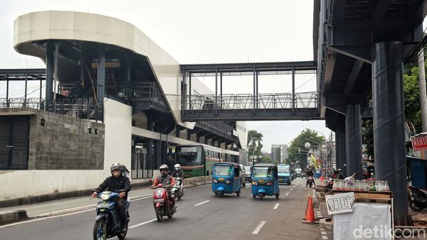 Terus Dikebut, Halte Matraman Baru Akan Terintegrasi dengan Stasiun Matraman