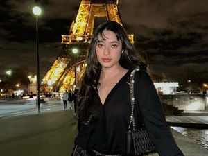 8 Foto Selebgram yang Bajunya Dikritik Setelah Umrah 8 Foto Selebgram yang Bajunya Dikritik Setelah Umrah